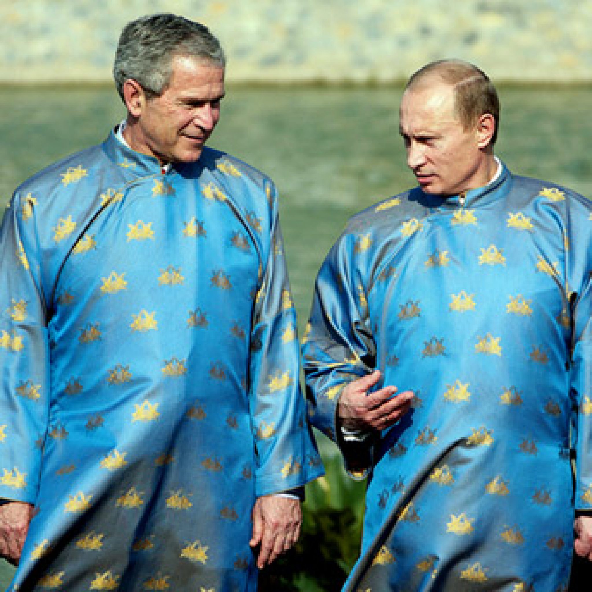 Путин и Буш в пончо