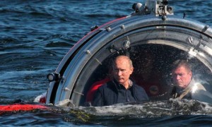 Vladimir Putin dives 50m below to examine wreck of frigate in latest stunt